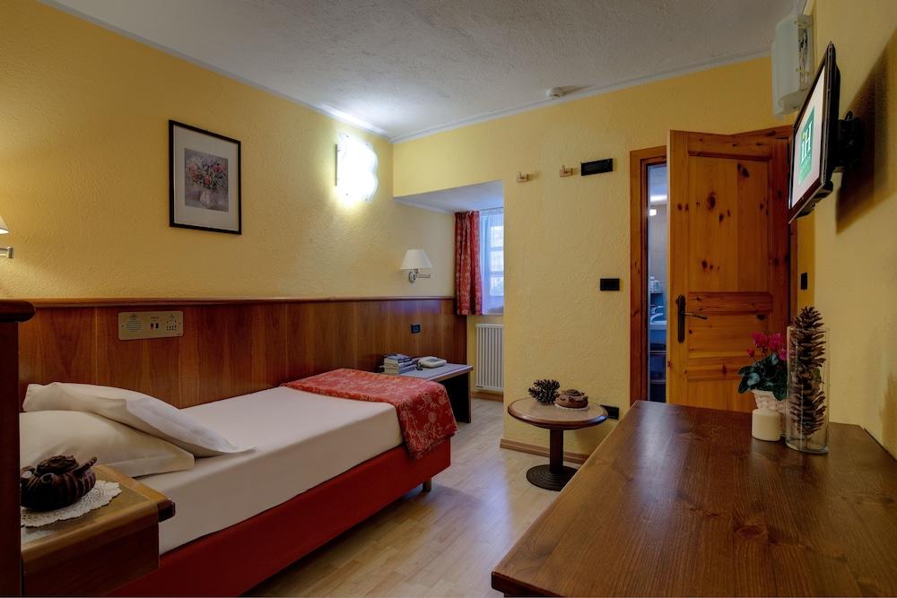 Ih Hotels Courmayeur Mont Blanc Esterno foto